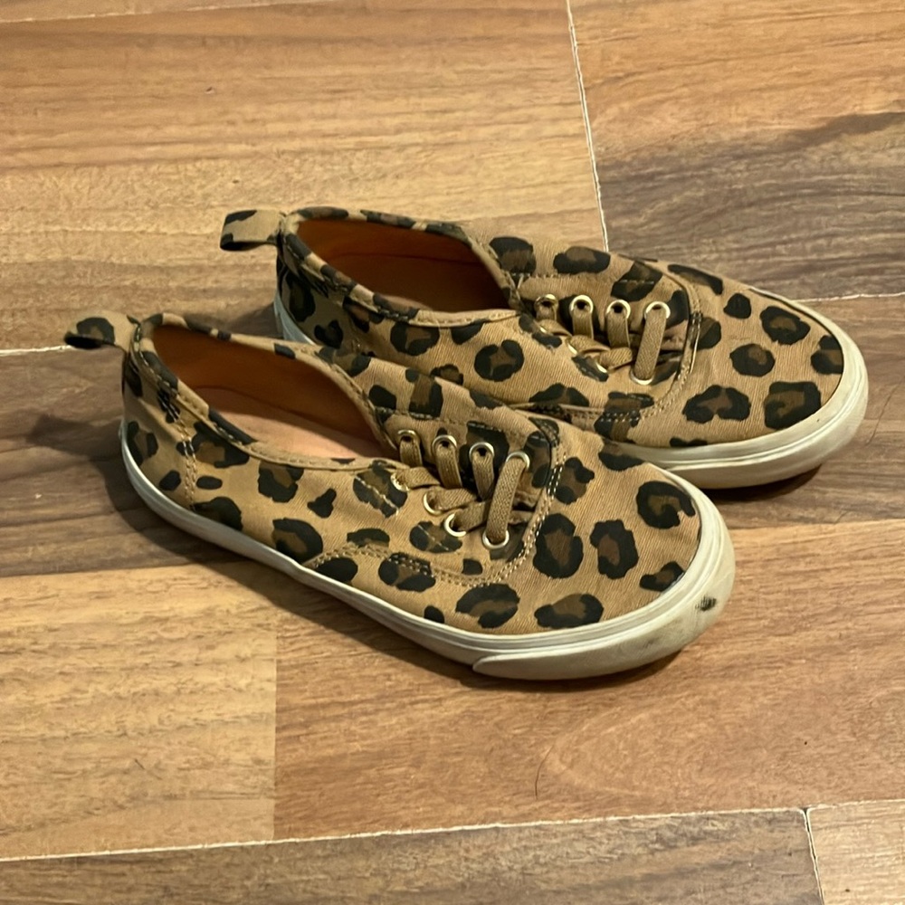 Girls old navy leopard print shoes size 13